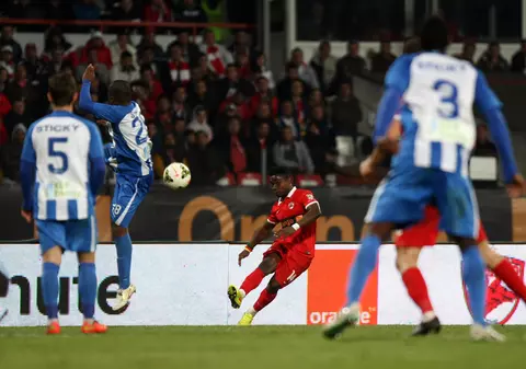 VIDEO/ Cupa României: CSU Craiova - Viitorul 2-1. ^Calificarea, umbrită de accidentarea lui Bancu
