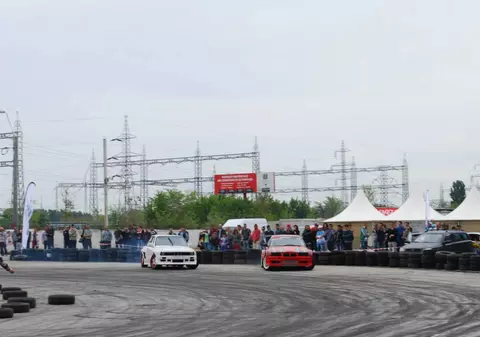 Celebrităţile vor trăi senzaţii tari pe circuit la Grand Prix-ul de drift de la Bucureşti
