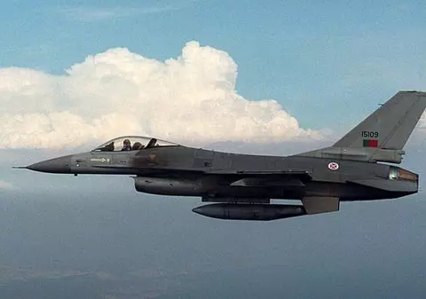 Belgia şi Australia au început raiduri aeriene în Irak, contra grupului Stat Islamic