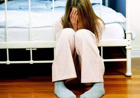 STRIGĂTOR la CER! COPILĂ de 12 ani, OBLIGATĂ de PĂRINŢI să se PROSTITUEZE în Italia. Ce PĂŢEA FATA dacă REFUZA