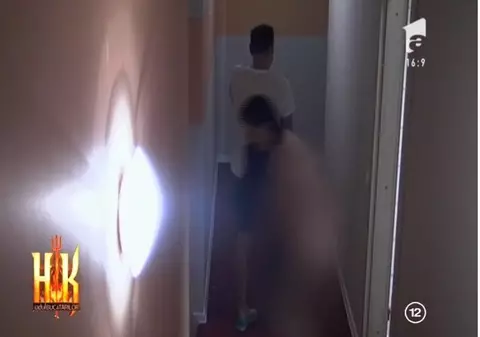 IMAGINI demne de FILMELE pentru ADULȚI la "Iadul Bucătarilor". O concurentă lipsită de INHIBIȚII a DEFILAT GOALĂ