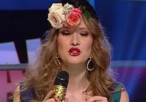 ÎI COMENTEAZĂ pe toţi, dar de DATA ASTA a DAT-O CHIAR ea în BARĂ! DETALIUL care arată că NICI IULIA ALBU NU E PERFECTĂ!