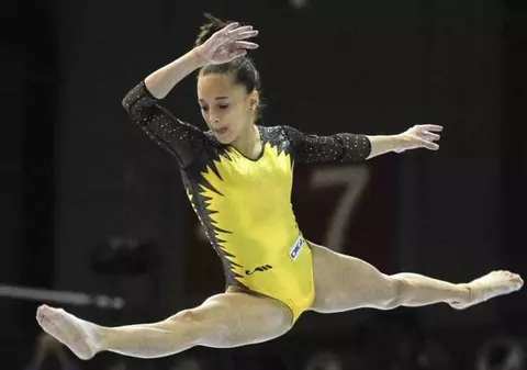 CAMPIONATUL MONDIAL de GIMNASTCĂ. LARISA IORDACHE s-a CALIFICAT în trei FINALE!