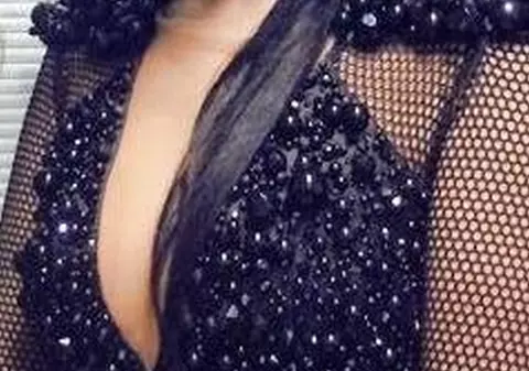 LAVINIA PÂRVA, de la depărtare SUPER, de APROAPE NU PREA! | FOTO