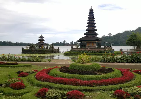 IDEI DE VACANŢĂ. 12 nopți de poveste în Indonezia – Jakarta și Insula Bali