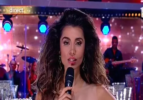 DANSEAZĂ printre STELE. LILI SANDU, de INFARCT cu DECOLTEUL până la BURIC! | FOTO