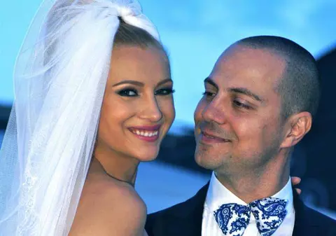 PRIETENUL lui DAN BADEA DEZVĂLUIE MOTIVUL pentru care LORA vrea să DIVORŢEZE DE COMEDIAN