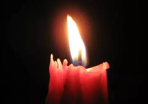 Un tânăr A MURIT, DUPĂ CE S-A ARUNCAT DE LA ETAJ! 