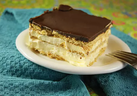 Prajitura simpla cu biscuiti si ciocolata