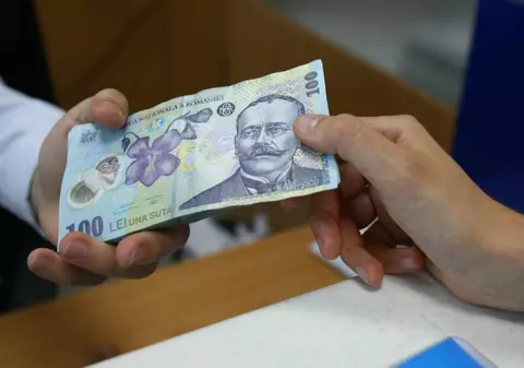 Se ieftinesc creditele în lei!