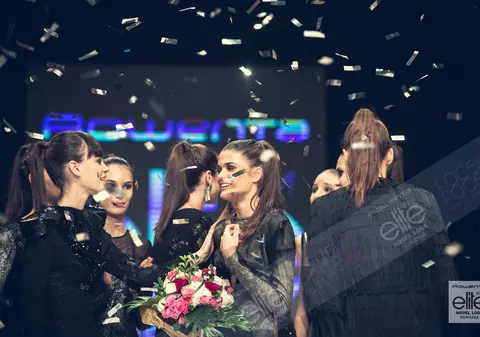 Doi ROMÂNI FRUMOŞI, pe urmele lui Cindy Crawford şi Gisele Bundchen | FOTO