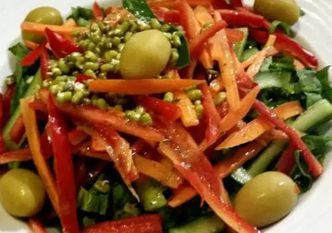 Salata cu care Andreea Marin îşi menţine silueta