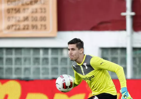 ”Mă aşteptam ca, la meciul nostru cu Salzburg, tribunele să fie pline. Nu înţeleg de ce n-a venit lumea la stadion” - Silviu Lung jr., portarul echipei Astra Giurgiu