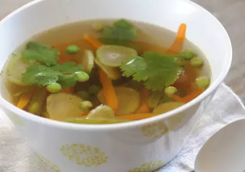 Dieta cu supă de ţelină! CÂT POŢI SĂ SLĂBEŞTI dacă mănânci aşa