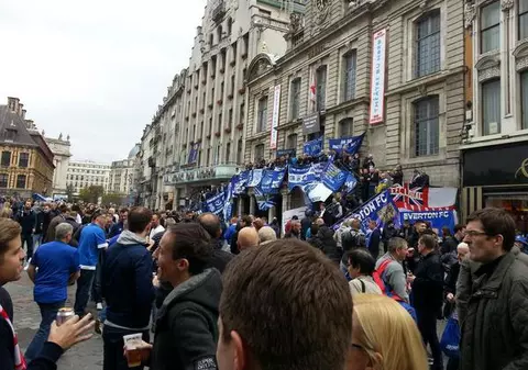 Incidente între suporterii de la Everton și cei de la Lille, înaintea partidei din Liga Europa