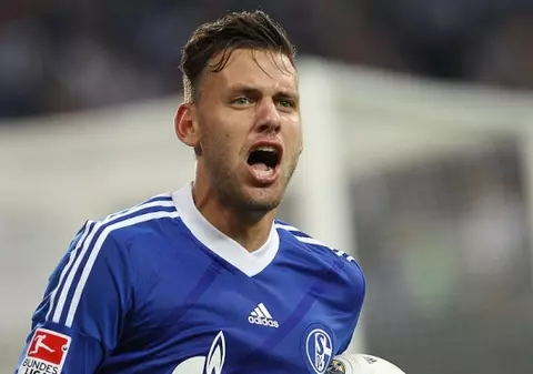 FOTO / O româncă l-a luat la pumni și picioare pe starul maghiar Adam Szalai!