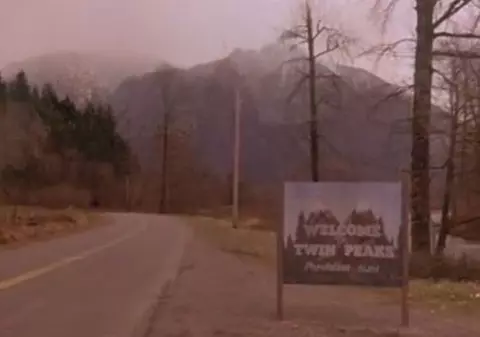 VESTE EXTRAORDINARĂ pentru fanii SERIALULUI "TWIN PEAKS"! | VIDEO