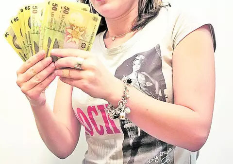 BANI ÎN AVANS pentru bugetarii cu SALARII TĂIATE