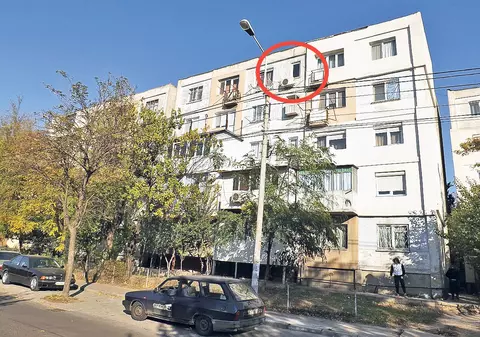 A vrut să intre în casă pe geam, dar... a căzut de pe bloc!