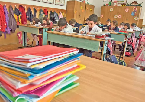 România îngrijorată de eliminarea limbii materne în școlile ucrainene prin noua Lege a Educației adoptată de Kiev