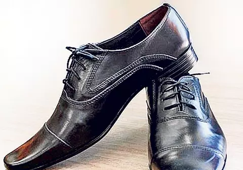 După 25 de ani: “Pantofii de mort”, moda anilor ’90
