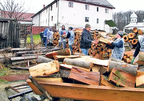 Au dus puşcăriaşii la mănăstire