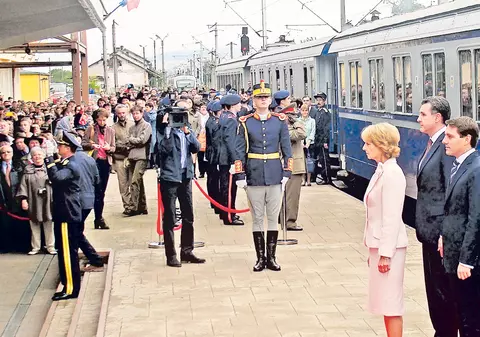 Familia regală, drum simbolic între Sinaia şi Bucureşti