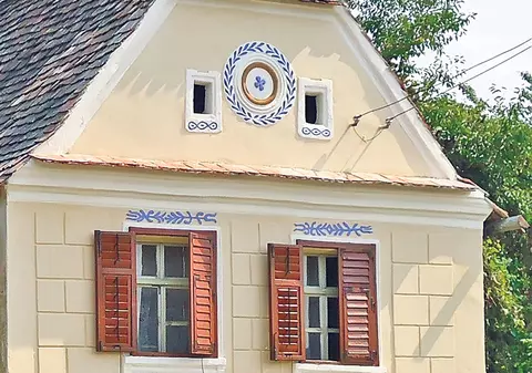 Cum faci rost de bani să-ţi renovezi casa de la ţară