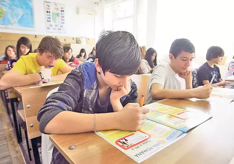 Ce ne enervează: Cum să pui căruţa educaţiei înaintea boilor