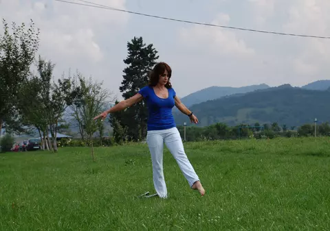 NADIA COMĂNECI/ Roata condiţiei fizice s-a învârtit, dar ea are acelaşi tonus ca în tinereţe. ^”Roata” vieţii