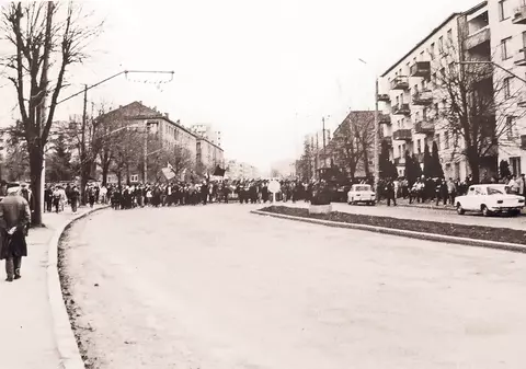 S-au împlinit 27 de ani de la revolta anticomunistă din Braşov: «Nu bătaia a fost greu de îndurat, ci tortura psihică»