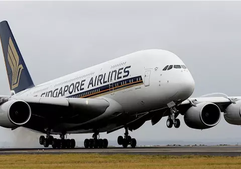 Un pasager a plătit 1200 de dolari pentru acces la WiFi în avion