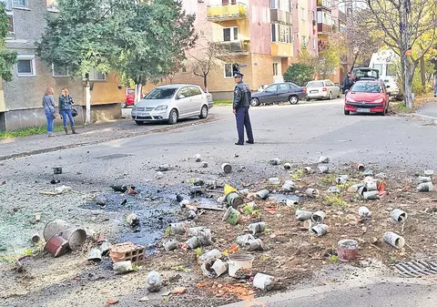 Păzea, plouă cu ghivece!
