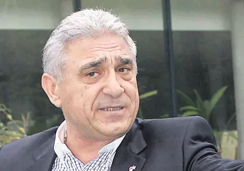 Giovani Becali, ars la buzunar