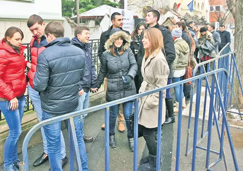 Moldova a avut de ales, ieri, între Moscova și Bruxelles! «Am votat cu speranţa că Moldova nu se va mai întoarce în trecut»