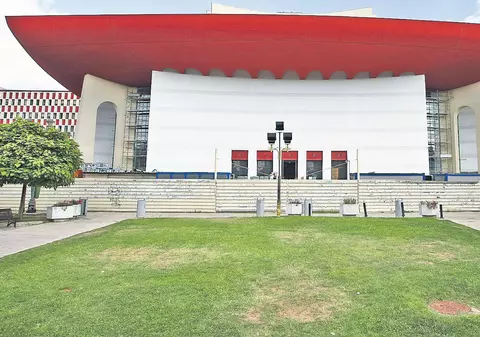 Teatrul Naţional are din nou «pălărie»
