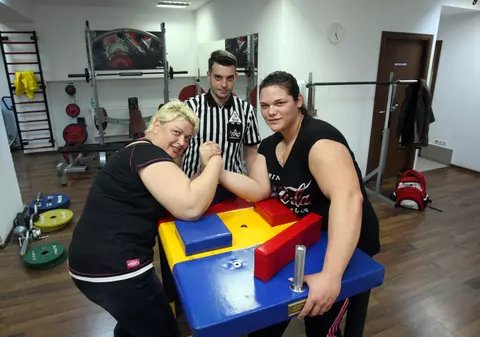 O familie de campioni! Rudele Simonei Pârjol trăiesc pentru skanderbeg