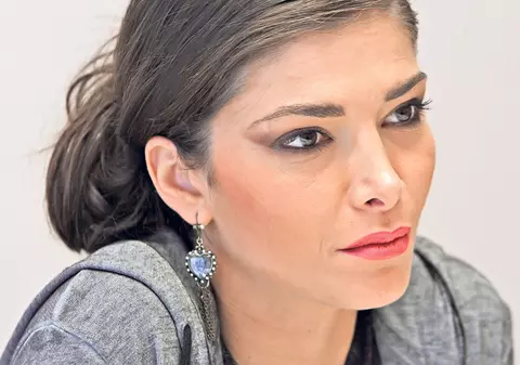 Săraca fată celebră | Alina Puşcaş a trecut prin atâtea cumpene, că a ajuns să se întrebe dacă nu este blestemată! EXCLUSIV