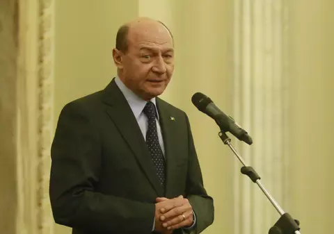 BĂSESCU, la validarea lui IOHANNIS: ”Va fi o perioadă de tranziție. Schimbul cu Iliescu s-a făcut în 15 minute”
