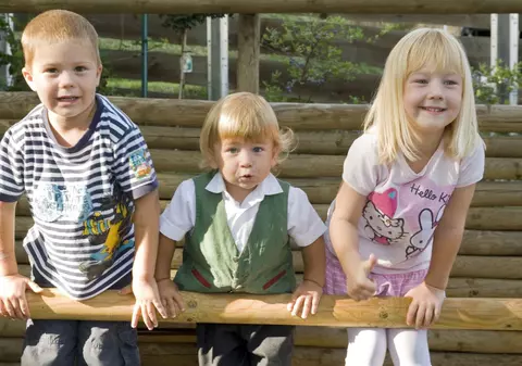 Boala care sperie milioane de părinţi din întreaga lume, ”umflată” de producătorii de medicamente?