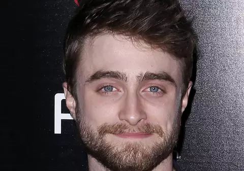 A SCĂPAT ca PRIN MINUNE! Daniel Radcliffe a BĂUT ANTIGEL. Cum a AJUNS să FACĂ AȘA CEVA