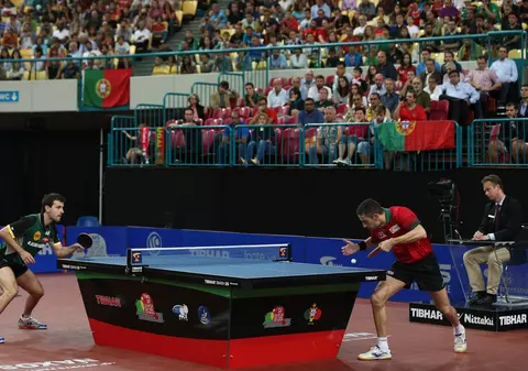 VIDEO / Scandal în tenisul de masă! Un arbitru a fost făcut KO de un copil