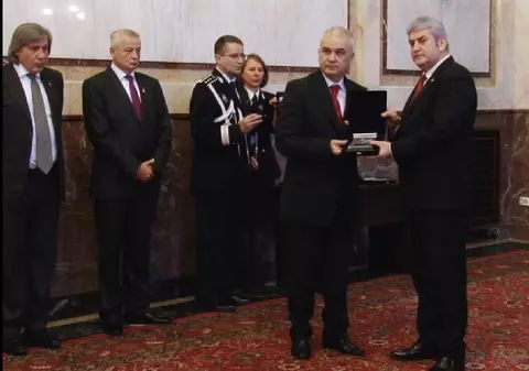 Steliştii Năstase şi Iordănescu, decoraţi de Ministerul Afacerilor Interne