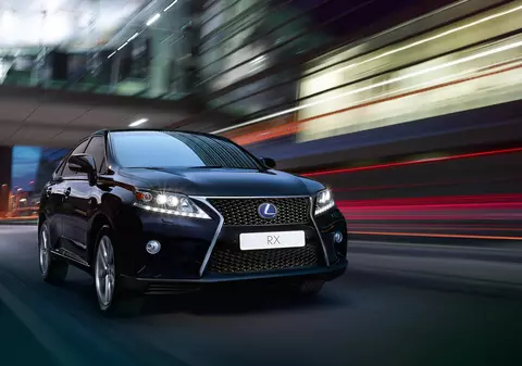 Lexus, mașina preferată de bogătașii români. Japoneza se află pe primul loc în topul vânzărilor de automobile noi de lux