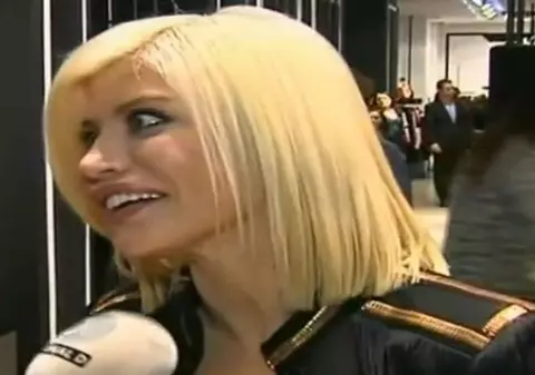 LOREDANA e CÂT se POATE de MĂRITATĂ, dar i se ÎNTÂMPLĂ ASTA!
