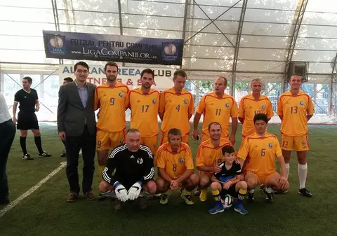 Șeful Federației Române de fotbal se pune bine cu gazetarii români