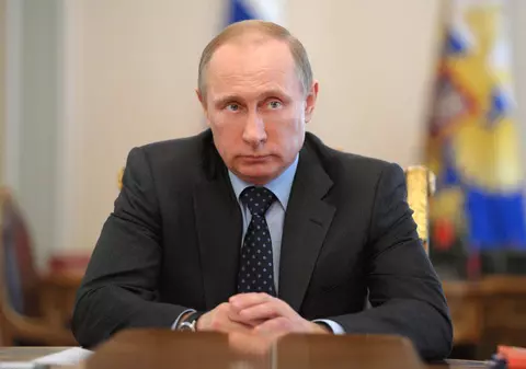 Se sparge Ucraina? Vladimir Putin vorbeşte despre federalizare, iar Kievul retrage administraţia centrală
