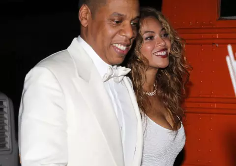 SORA lui BEYONCE s-a MĂRITAT! Cu SFÂRCUL pe AFARĂ la PROPRIA NUNTĂ! | FOTO
