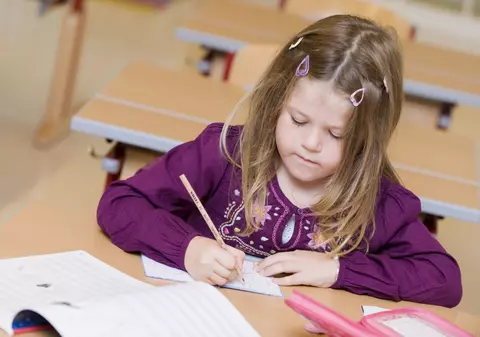 ADIO, CALIGRAFIE! Cum se va PROCEDA ÎN ȘCOLI de acum încolo?