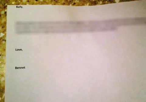 Scrisoarea AMUZANTĂ pe care un băiețel bolnav de cancer i-a trimis-o fetiței de care este ÎNDRĂGOSTIT: ”Ești FRUMOASĂ ca un CAL.” CONTINUAREA te va EMOȚIONA